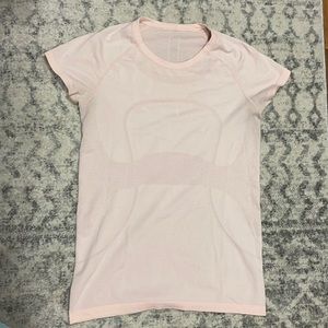 Lululemon Pink Run Swiftly Size 8 T-Shirt
